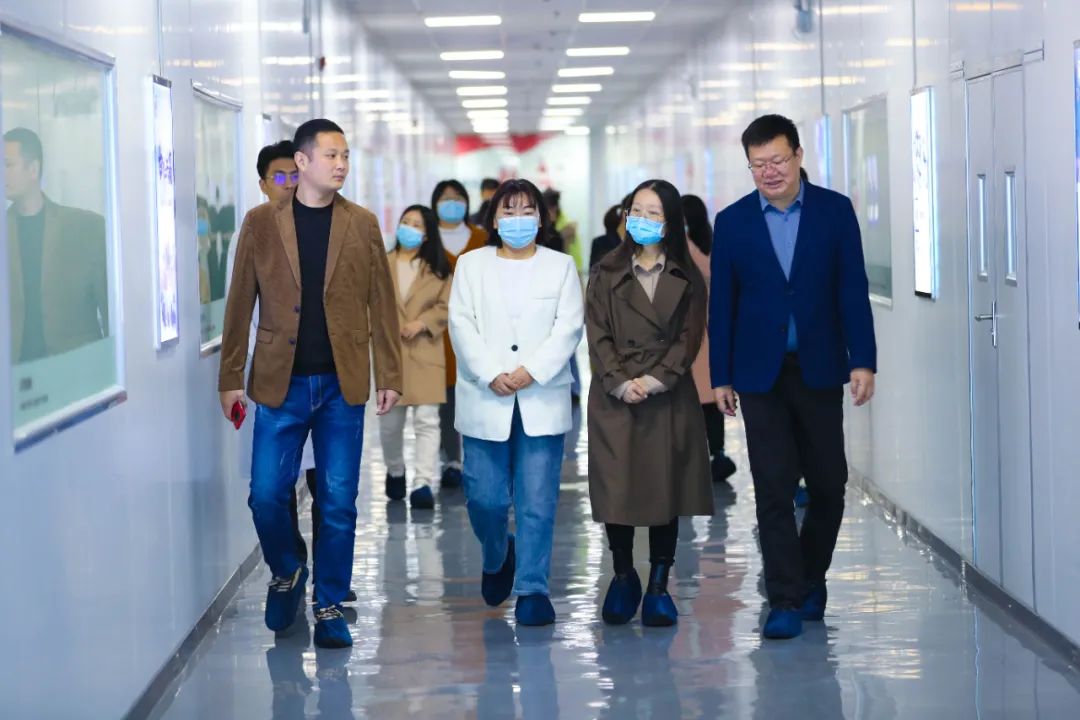 三八節，集團新鄉研發生產基地迎來了一批特殊的客人！
