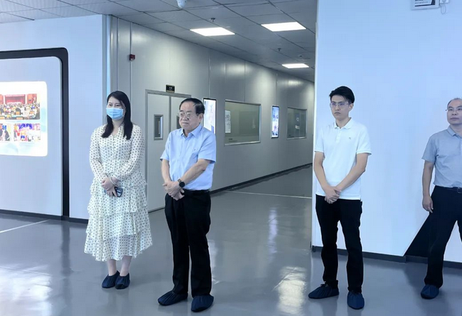 國務院參事劉志仁參觀考察公司新鄉研發生產基地 